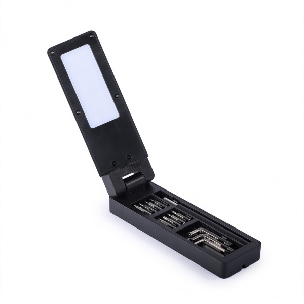 quattordici led regolabili con tre intensità di luce, giravite universale con otto punte intercambiabili e tre chiavi esagonali. Appendibile tramite gancio o magnete posti sul retro. Batteria ricaricabile al litio da 500 mAh, con cavetto micro USB tipo C quattordici led regolabili con tre intensità di luce, giravite universale con otto punte intercambiabili e tre chiavi esagonali. Appendibile tramite gancio o magnete posti sul retro. Batteria ricaricabile al litio da 500 mAh, con cavetto micro USB tipo C