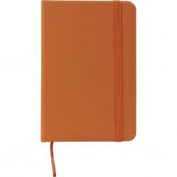 blocco per appunti (98 fogli), cordino segnalibro, chiusura con elastico e tasca interna. N.B. copertina arancione leggermente scolorita A (arancione)